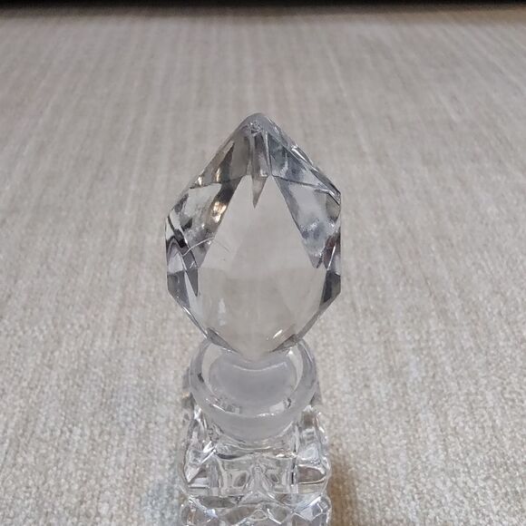 Mini Cut Glass Perfume Bottle Faceted Stopper Vintage - Picture 2 of 9